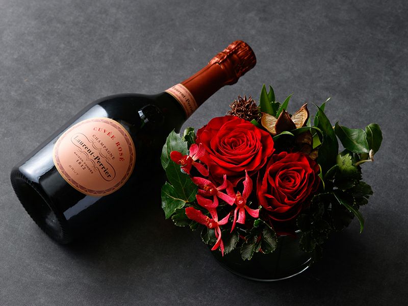 クリスマス フラワーアレンジメント & シャンパーニュ ロゼ のイメージ