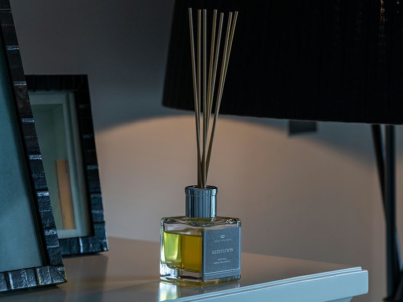 エビアン スパ 東京 オリジナルアロマ ディフューザー MEDITATION 100ml のイメージ